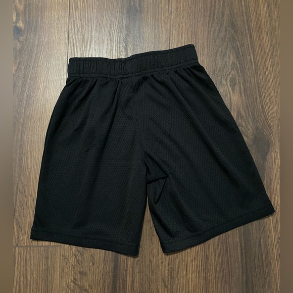 NWOT Boy’s Nike Black Mesh Shorts 7/L - Picture 5 of 7